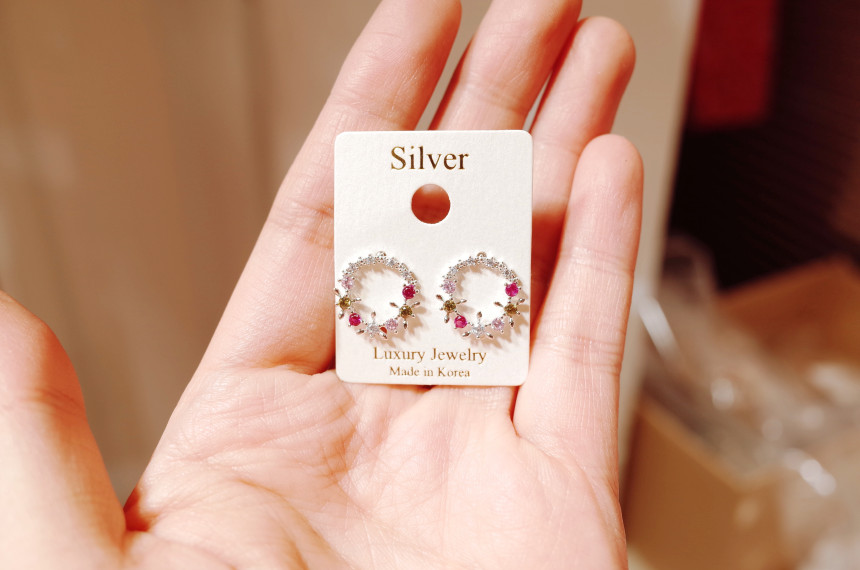 <b><p>Flower Crn Make me conclusion earring</p></b><b><p>花 王冠を 作ってくれ 断定 イヤリング</p></b><br /><br /><p align='center'>