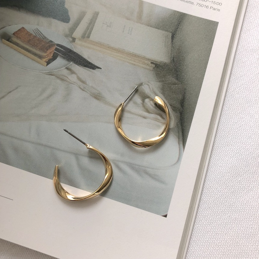 <b><p>daily medium Ring earrs acc709 basic Good</p></b><b><p>デイリー ミディアム リングピアス acc709 基本 ベーシック 無難な メタル</p></b><br /><br /><p align='center'>
