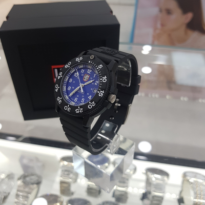 <b><p>Luminox SEA XS.3003 20's couple Smer Vacation</p></b><b><p>ルミノックス 海 XS.3003 20代 カップル 夏休み 四季 一つだけで説得力の</p></b><br /><br /><p align='center'>