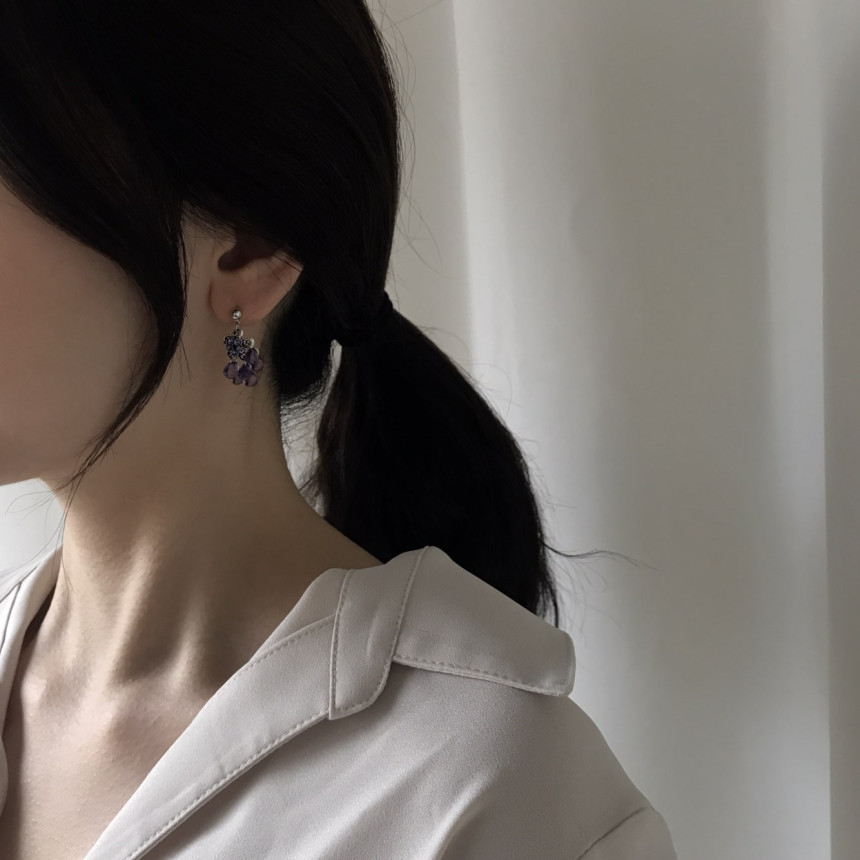 <b><p>Bobo Song Glass Cubic earri oops Today's</p></b><b><p>ボボ集り グラス キュービック イヤリング おっと 今日のファッション 清純コーディネート</p></b><br /><br /><p align='center'>