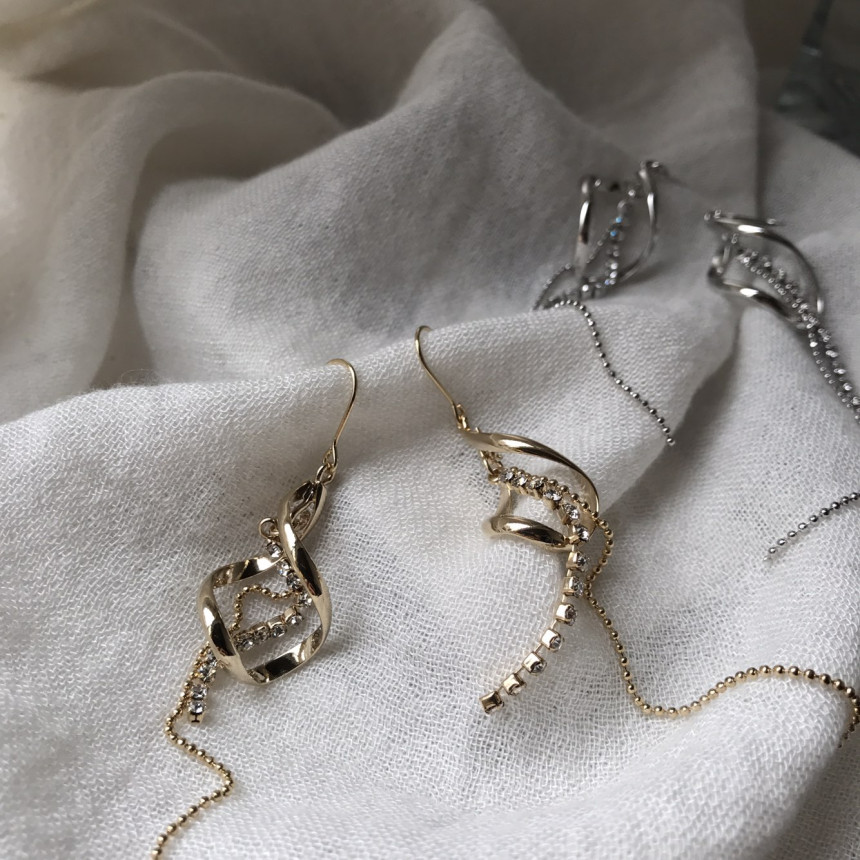 <b><p>Possible eaves Sonia Cubic Lg Drop rring</p></b><b><p>グィチ可能 ソニア キュービック ロング ドロップ イヤリ フェミニンコーディネート</p></b><br /><br /><p align='center'>