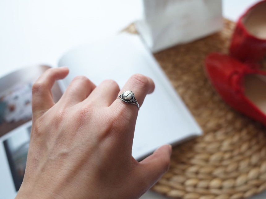 <b><p>Antique Ellipse Silv ring Refed Luxuous Chic</p></b><b><p>アンティーク 楕円 シルバーリング 洗練された 豪華な シックな スタイリッシュな</p></b><br /><br /><p align='center'>