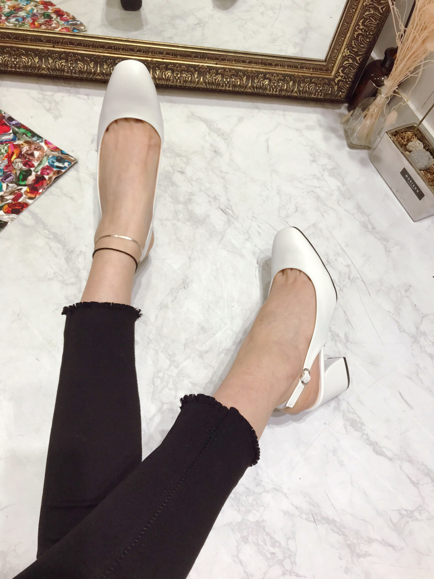 <b><p>Korean Specials Slim Squa nose Middle el</p></b><b><p>Korean特価 スリムな 正方形の鼻 ミドルヒール ングベクヒル 5cm、7cm</p></b><br /><br /><p align='center'>