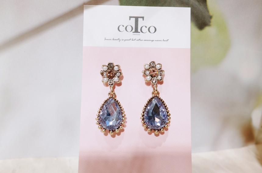 <b><p>Violet water drop Flow Antique earring</p></b><b><p>バイオレット 水滴 花 アンティーク イヤリング</p></b><br /><br /><p align='center'>