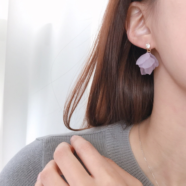 <b><p>petal HOMAIKA Tint Cubic earrg Drop 5 color</p></b><b><p>花びら ホマイカ ティント キュービック イヤリング ドロップ 5 色 フラワー</p></b><br /><br /><p align='center'>
