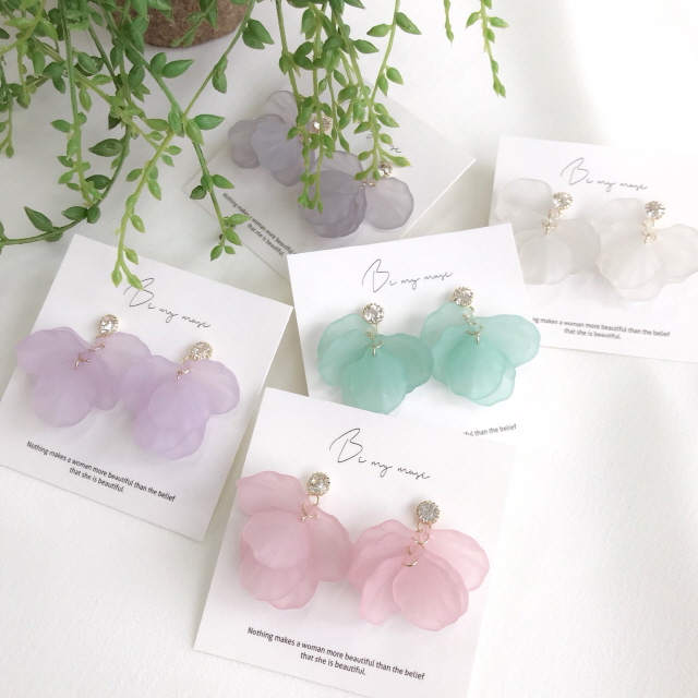 <b><p>petal HOMAIKA Tint Cubic earrg Drop 5 color</p></b><b><p>花びら ホマイカ ティント キュービック イヤリング ドロップ 5 色 フラワー</p></b><br /><br /><p align='center'>