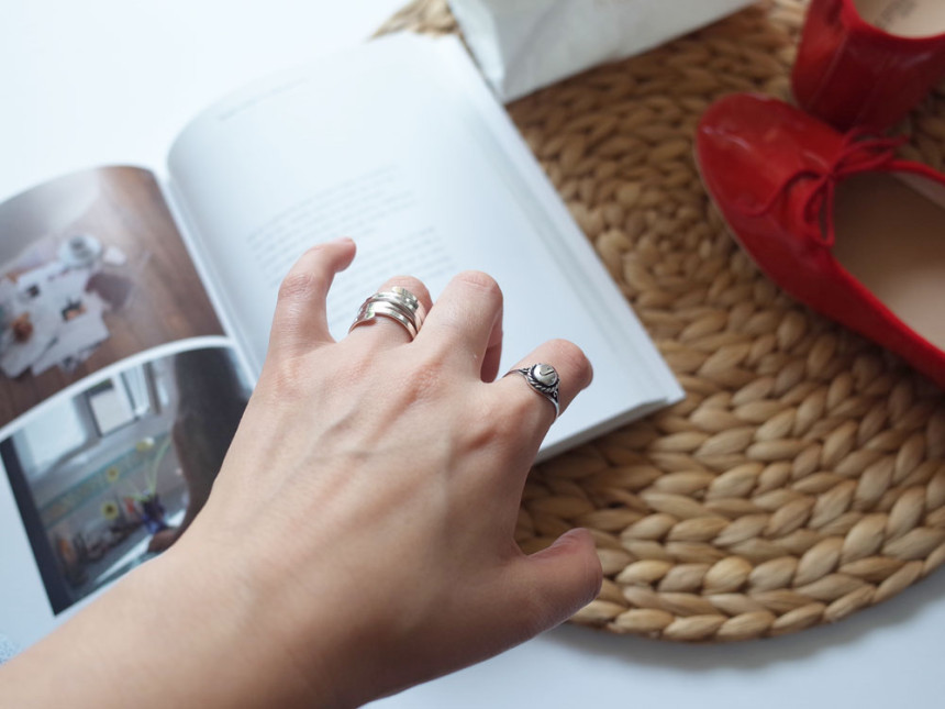 <b><p>Antique Ellipse Silv ring Refed Luxuous Chic</p></b><b><p>アンティーク 楕円 シルバーリング 洗練された 豪華な シックな スタイリッシュな</p></b><br /><br /><p align='center'>