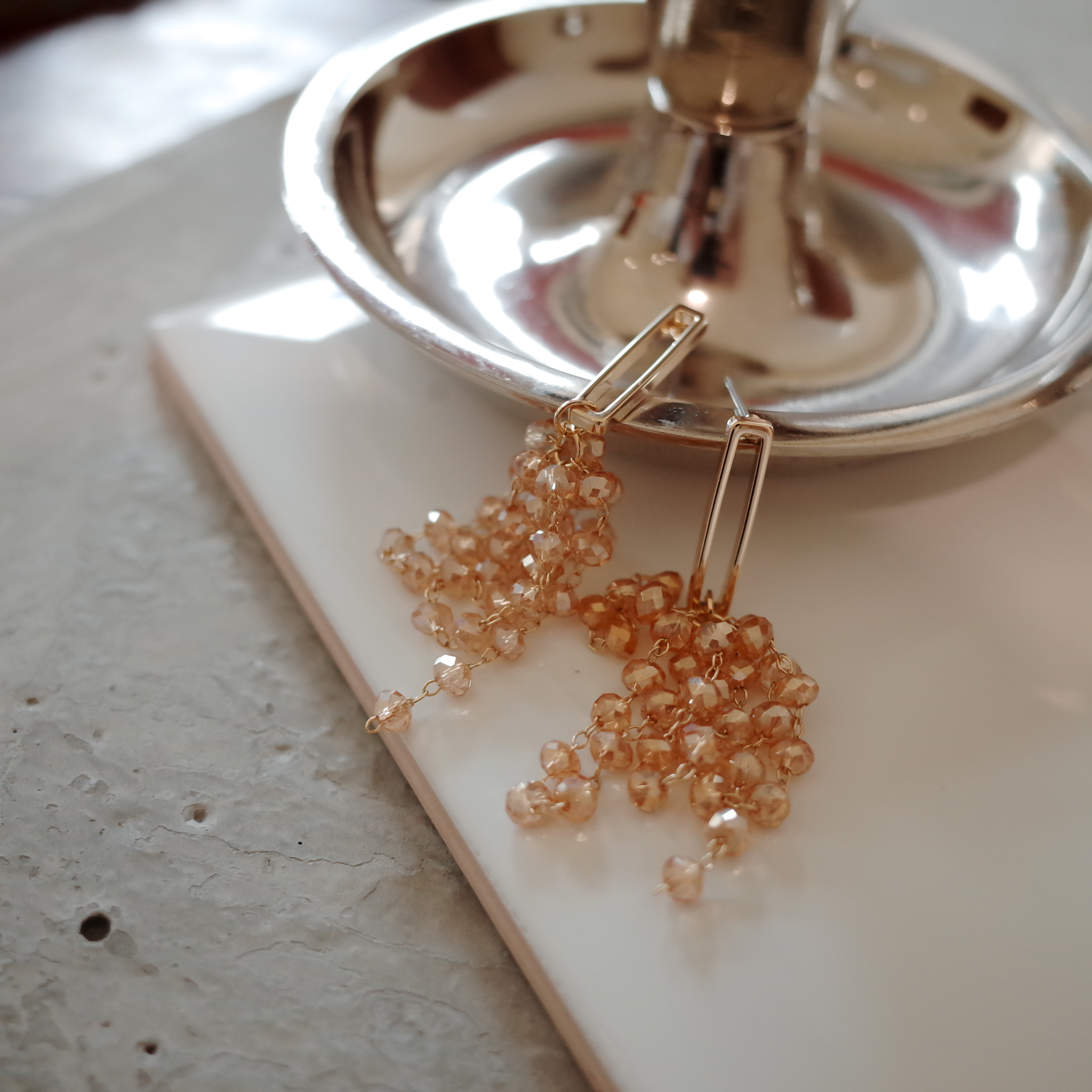 <b><p>Kyukyu Rectangular Bubble pel Drop Eris Simp</p></b><b><p>キュキュ 長方形バー バブル真珠 ドロップイヤリング シンプルユニーク スタイリッシュルック</p></b><br /><br /><p align='center'>