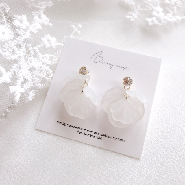 <b><p>petal HOMAIKA Tint Cubic earrg Drop 5 color</p></b><b><p>花びら ホマイカ ティント キュービック イヤリング ドロップ 5 色 フラワー</p></b><br /><br /><p align='center'>