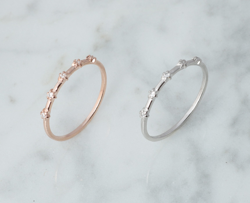 <b><p>Spring new arval Silver bum Glitt St se Layed</p></b><b><p>春身上 銀の指輪 輝く 別セッティング 重ね着 センスある コーディネート ペピスタイル</p></b><br /><br /><p align='center'>