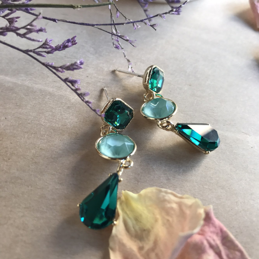 <b><p>Pony Color cubic Drop Earrings 5c Look-Ahead</p></b><b><p>ポニー カラーキュービック ドロップイヤリング 5色 出勤ルコーディネート 結婚式の祝賀客</p></b><br /><br /><p align='center'>