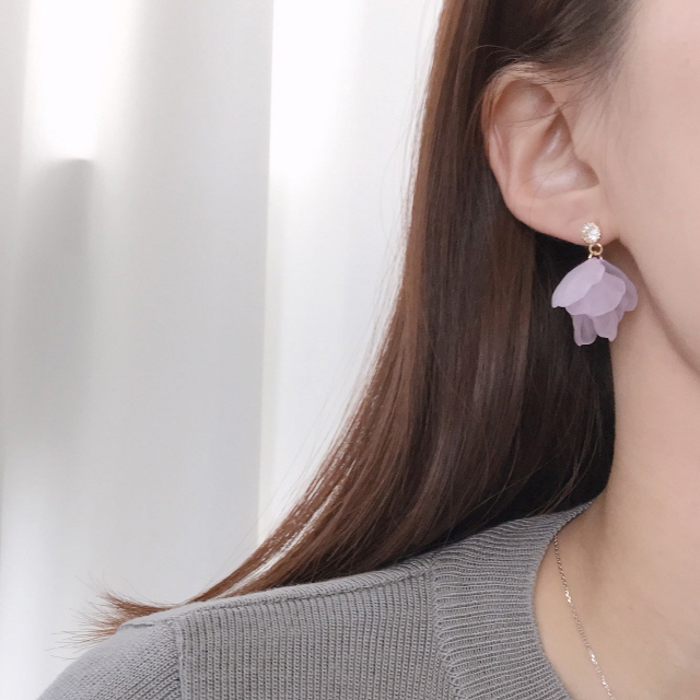 <b><p>petal HOMAIKA Tint Cubic earrg Drop 5 color</p></b><b><p>花びら ホマイカ ティント キュービック イヤリング ドロップ 5 色 フラワー</p></b><br /><br /><p align='center'>