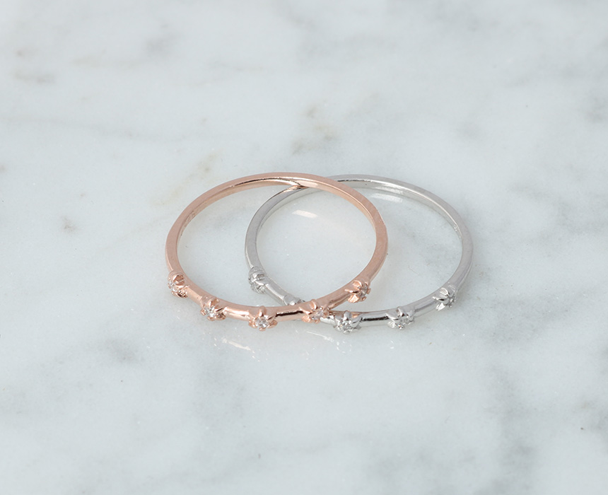 <b><p>Spring new arval Silver bum Glitt St se Layed</p></b><b><p>春身上 銀の指輪 輝く 別セッティング 重ね着 センスある コーディネート ペピスタイル</p></b><br /><br /><p align='center'>