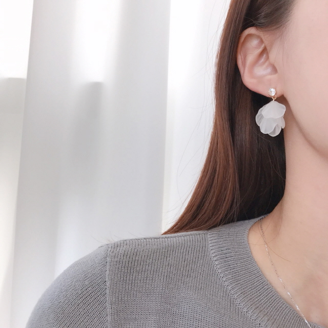 <b><p>petal HOMAIKA Tint Cubic earrg Drop 5 color</p></b><b><p>花びら ホマイカ ティント キュービック イヤリング ドロップ 5 色 フラワー</p></b><br /><br /><p align='center'>