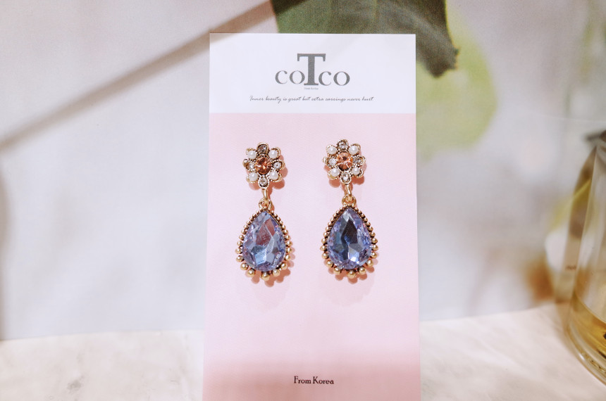 <b><p>Violet water drop Flow Antique earring</p></b><b><p>バイオレット 水滴 花 アンティーク イヤリング</p></b><br /><br /><p align='center'>