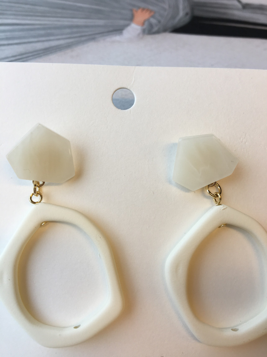 <b><p>unique acryl earring</p></b><b><p>ユニーク アクリル イヤリング</p></b><br /><br /><p align='center'>