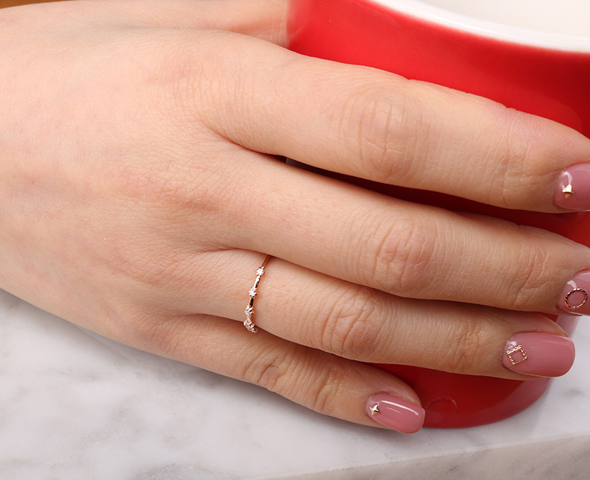 <b><p>Spring new arval Silver bum Glitt St se Layed</p></b><b><p>春身上 銀の指輪 輝く 別セッティング 重ね着 センスある コーディネート ペピスタイル</p></b><br /><br /><p align='center'>