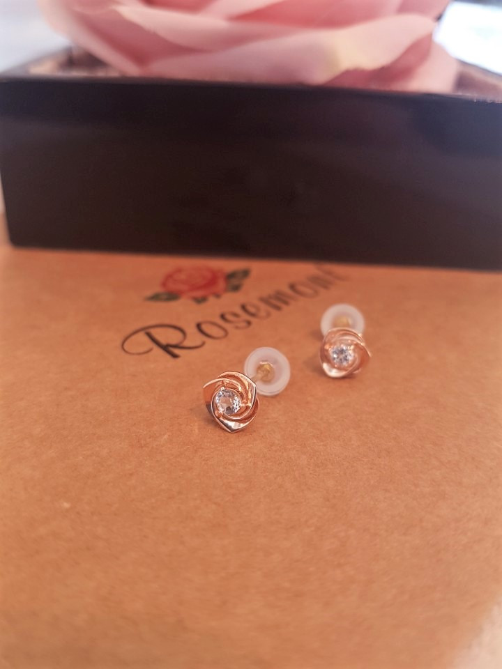 <b><p>Jewelery Rose Mont Topaz 14K earring RK0118</p></b><b><p>ズームジュエリー ローズモン トパ 14K イヤリング RK0118 結婚式の祝賀客ルックコーディネ</p></b><br /><br /><p align='center'>