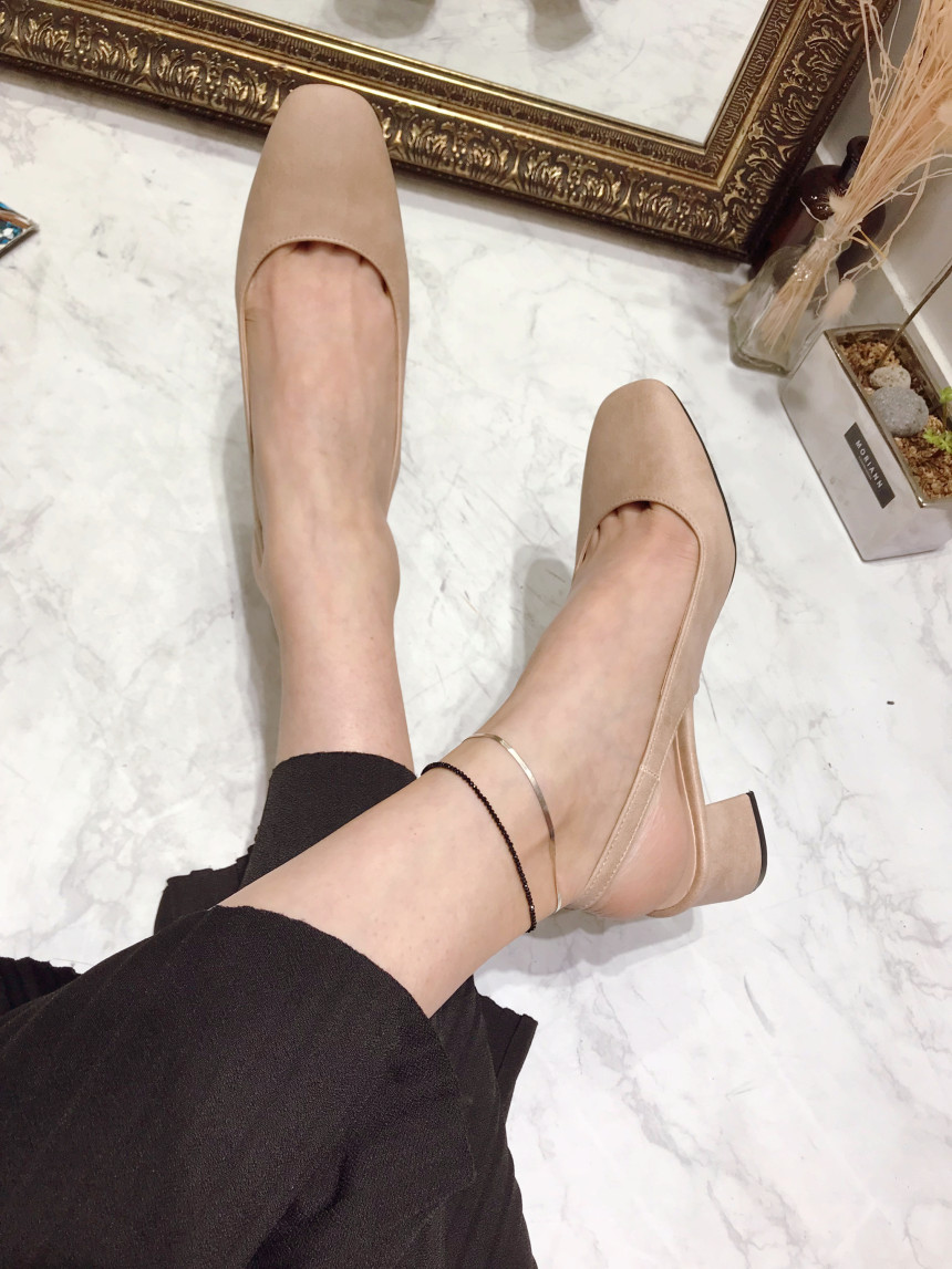 <b><p>Korean Specials Slim Squa nose Middle el</p></b><b><p>Korean特価 スリムな 正方形の鼻 ミドルヒール ングベクヒル 5cm、7cm</p></b><br /><br /><p align='center'>