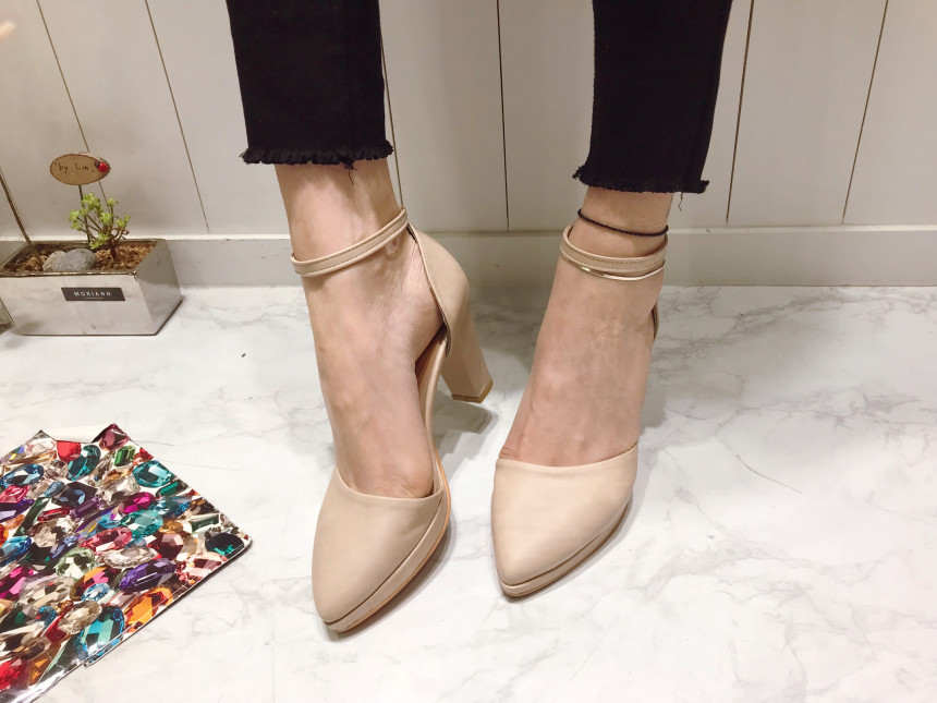 <b><p>diagonal Toe Stiletto Go rap heel Kean Feminine</p></b><b><p>斜線 トウ スティレット 行って見れ ストラップヒール 韓国語 フェミニンコーディネート</p></b><br /><br /><p align='center'>