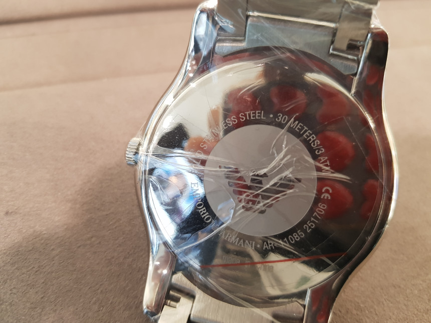 <b><p>Emporio Armani men tal clock AR11085 attractive</p></b><b><p>エンポリオ アルマーニ 男性用 メタル 時計 AR11085 魅力ある 斬新なデザイン</p></b><br /><br /><p align='center'>