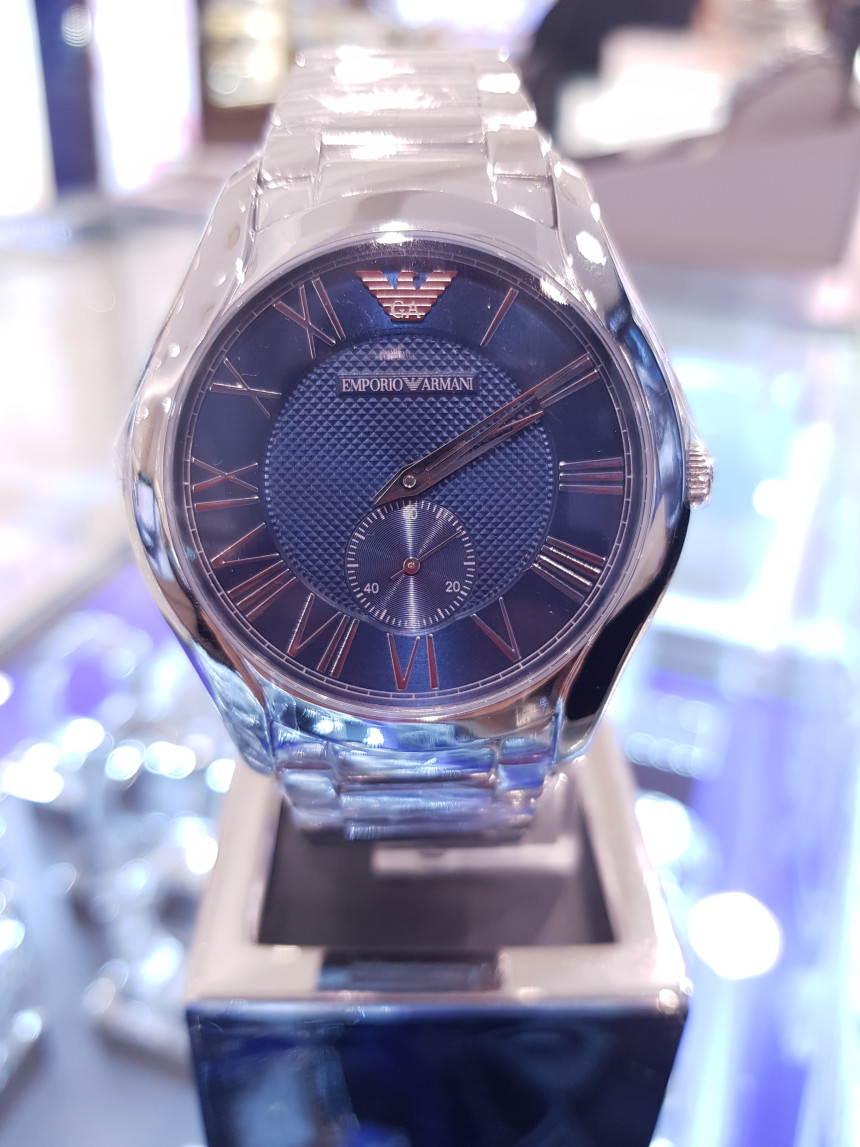 <b><p>Emporio Armani men tal clock AR11085 attractive</p></b><b><p>エンポリオ アルマーニ 男性用 メタル 時計 AR11085 魅力ある 斬新なデザイン</p></b><br /><br /><p align='center'>