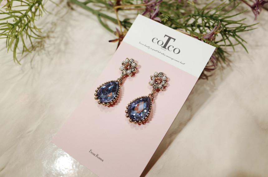 <b><p>Violet water drop Flow Antique earring</p></b><b><p>バイオレット 水滴 花 アンティーク イヤリング</p></b><br /><br /><p align='center'>