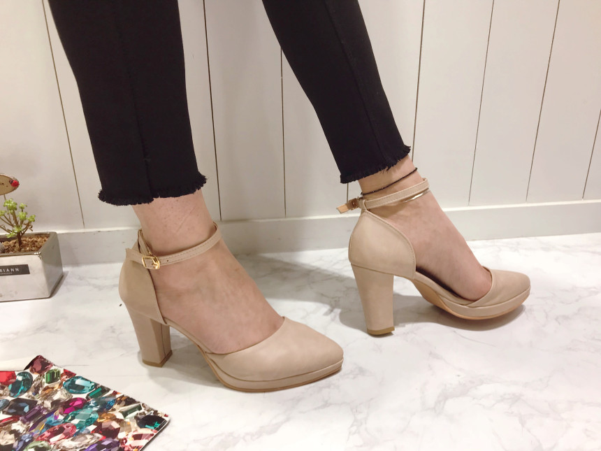 <b><p>diagonal Toe Stiletto Go rap heel Kean Feminine</p></b><b><p>斜線 トウ スティレット 行って見れ ストラップヒール 韓国語 フェミニンコーディネート</p></b><br /><br /><p align='center'>