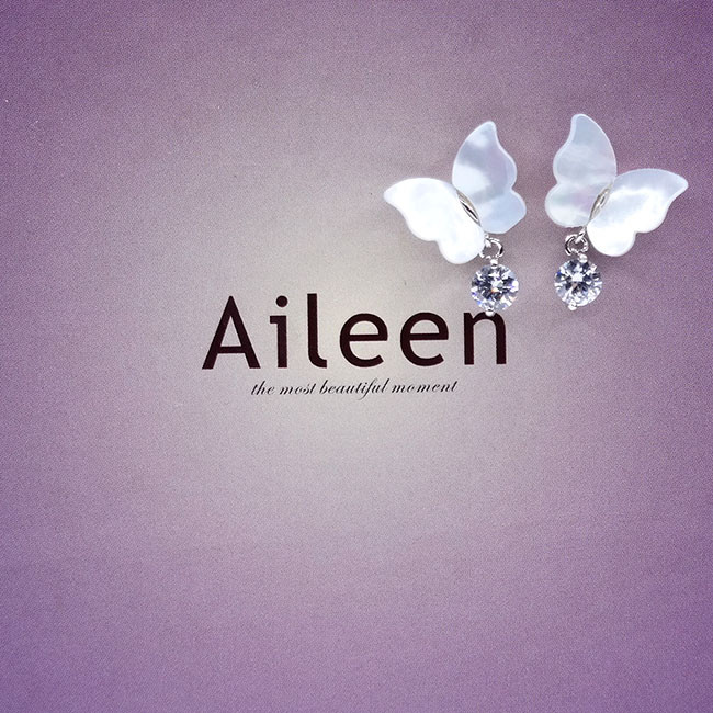 <b><p>Eileen Natty Buerfly Earrings ajje18357 Vivid</p></b><b><p>アイリーン 螺鈿の弓のイヤリング ajje18357 生気溌剌と 特別な贈り物 センスのある女性</p></b><br /><br /><p align='center'>