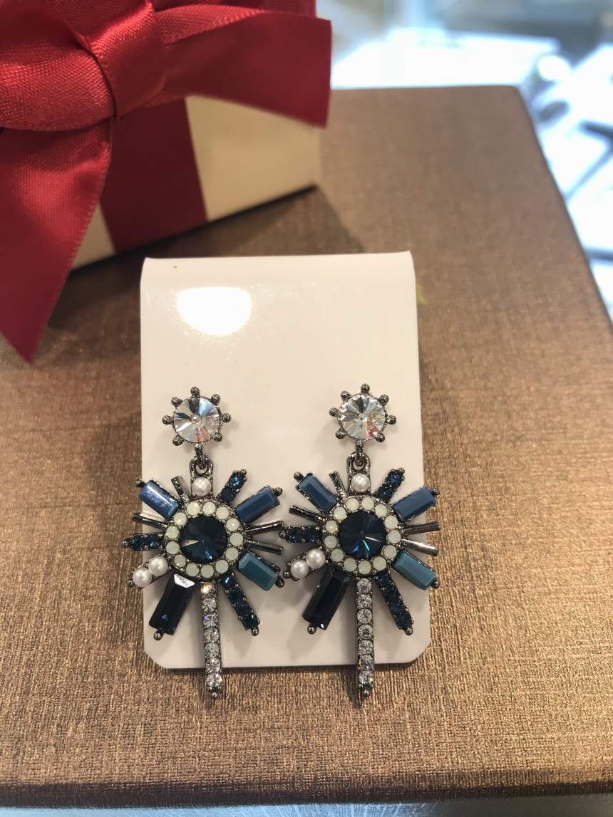 <b><p>JJ.QUEEN Queen Bl Chse earring EL00432</p></b><b><p>JJ.QUEEN クイーン ブルー体 イヤリング EL00432</p></b><br /><br /><p align='center'>