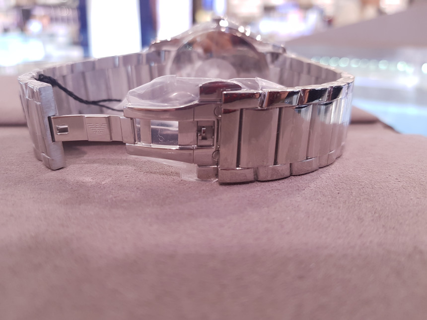 <b><p>Emporio Armani men tal clock AR11085 attractive</p></b><b><p>エンポリオ アルマーニ 男性用 メタル 時計 AR11085 魅力ある 斬新なデザイン</p></b><br /><br /><p align='center'>