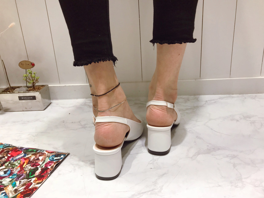 <b><p>Korean Specials Slim Squa nose Middle el</p></b><b><p>Korean特価 スリムな 正方形の鼻 ミドルヒール ングベクヒル 5cm、7cm</p></b><br /><br /><p align='center'>