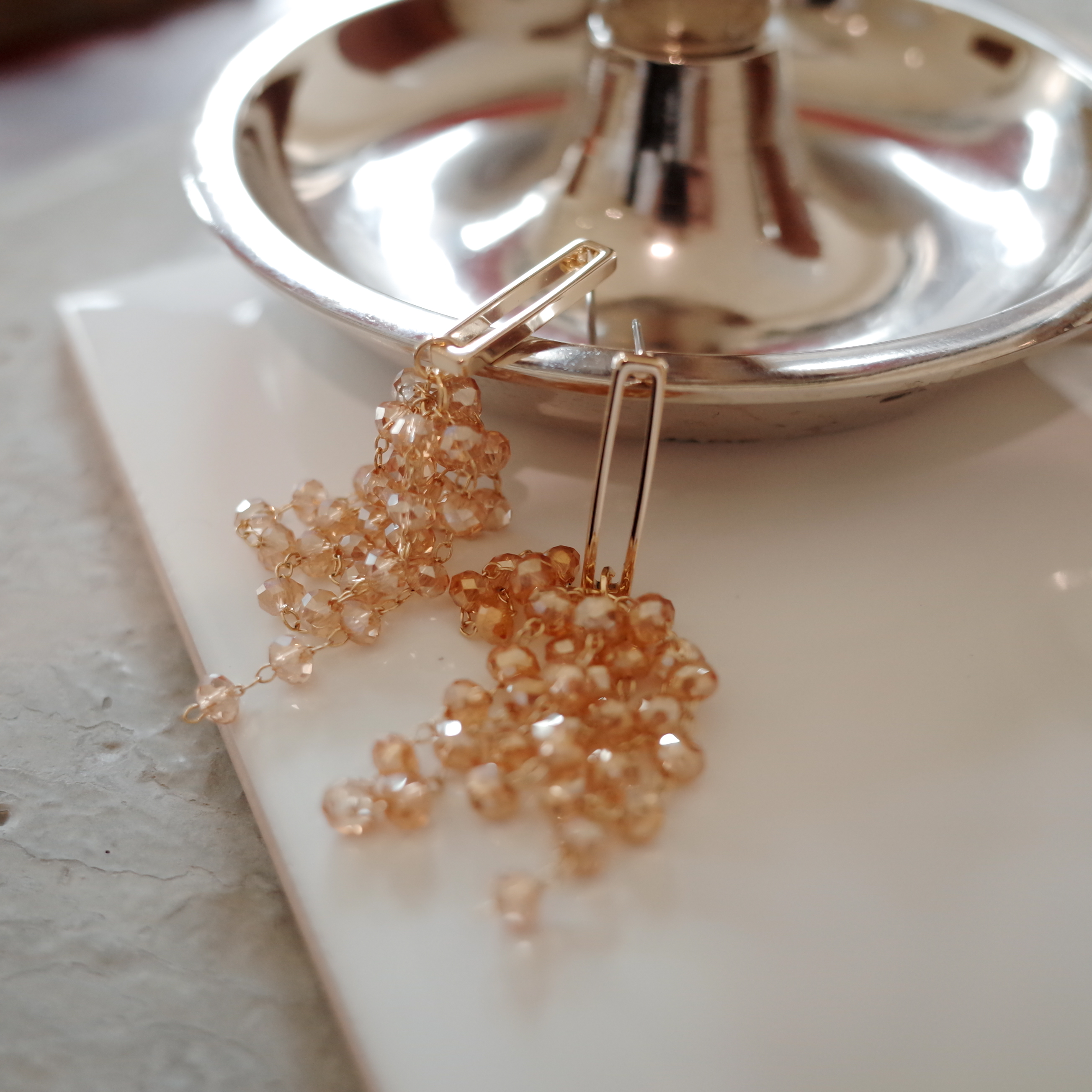 <b><p>Kyukyu Rectangular Bubble pel Drop Eris Simp</p></b><b><p>キュキュ 長方形バー バブル真珠 ドロップイヤリング シンプルユニーク スタイリッシュルック</p></b><br /><br /><p align='center'>