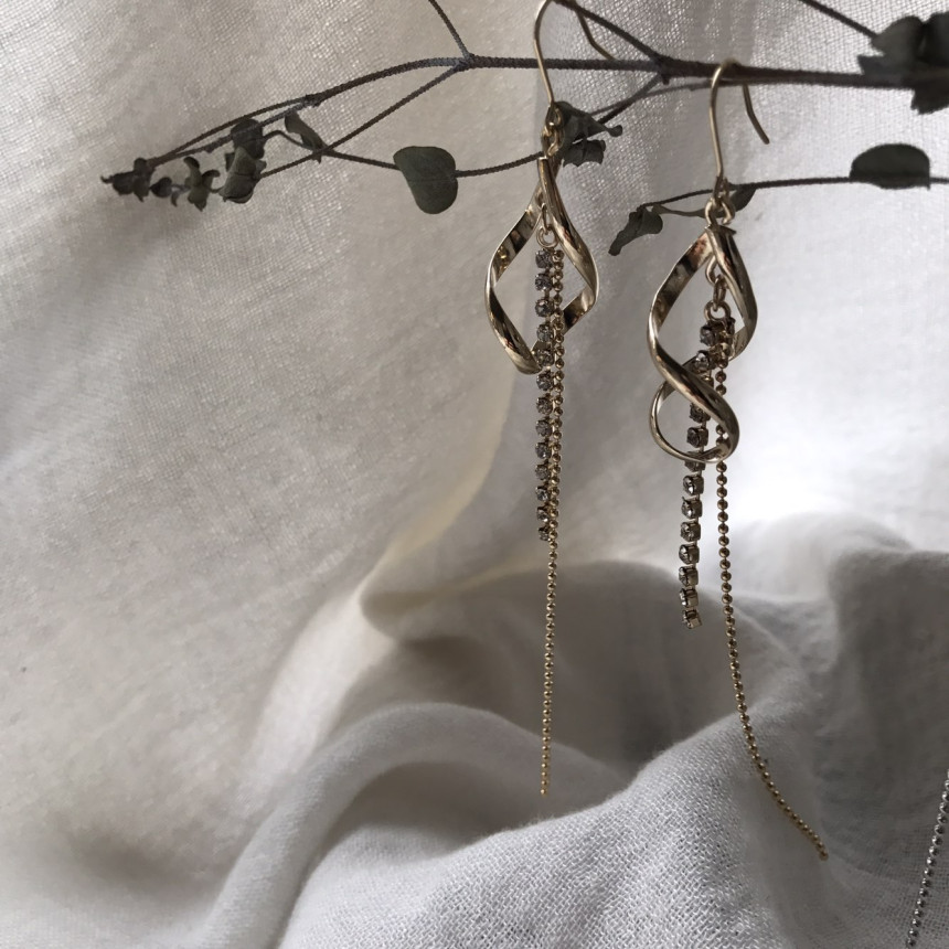 <b><p>Possible eaves Sonia Cubic Lg Drop rring</p></b><b><p>グィチ可能 ソニア キュービック ロング ドロップ イヤリ フェミニンコーディネート</p></b><br /><br /><p align='center'>