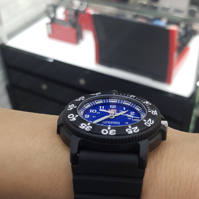 <b><p>Luminox SEA XS.3003 20's couple Smer Vacation</p></b><b><p>ルミノックス 海 XS.3003 20代 カップル 夏休み 四季 一つだけで説得力の</p></b><br /><br /><p align='center'>