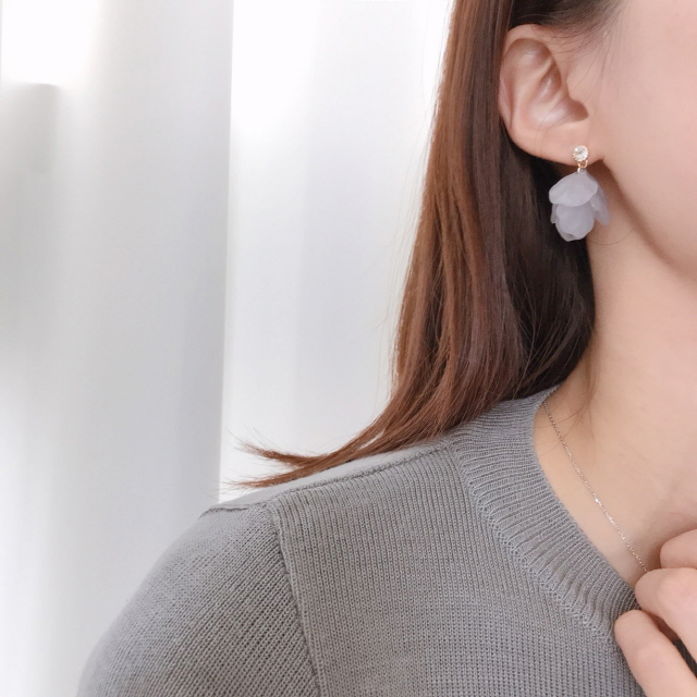 <b><p>petal HOMAIKA Tint Cubic earrg Drop 5 color</p></b><b><p>花びら ホマイカ ティント キュービック イヤリング ドロップ 5 色 フラワー</p></b><br /><br /><p align='center'>