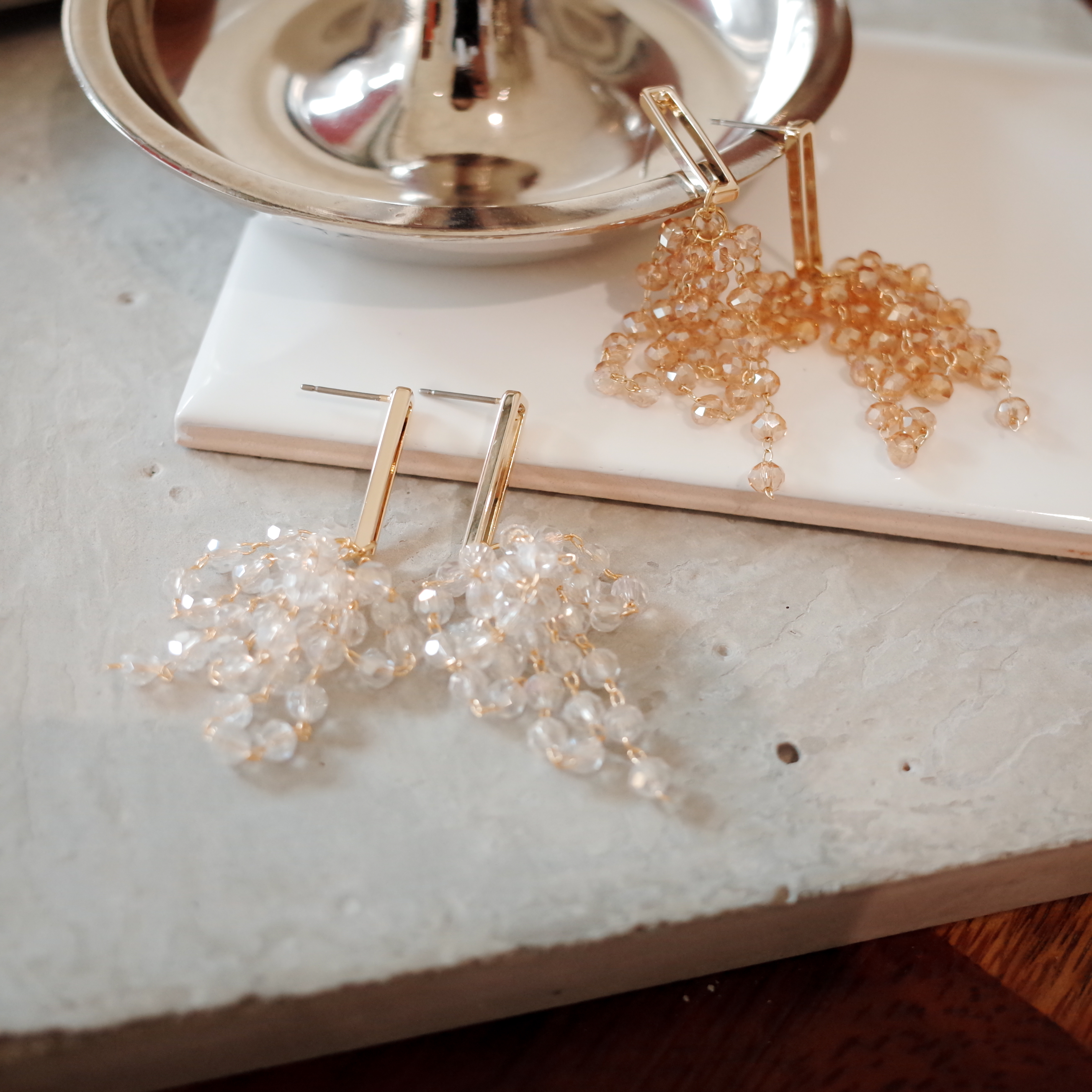 <b><p>Kyukyu Rectangular Bubble pel Drop Eris Simp</p></b><b><p>キュキュ 長方形バー バブル真珠 ドロップイヤリング シンプルユニーク スタイリッシュルック</p></b><br /><br /><p align='center'>