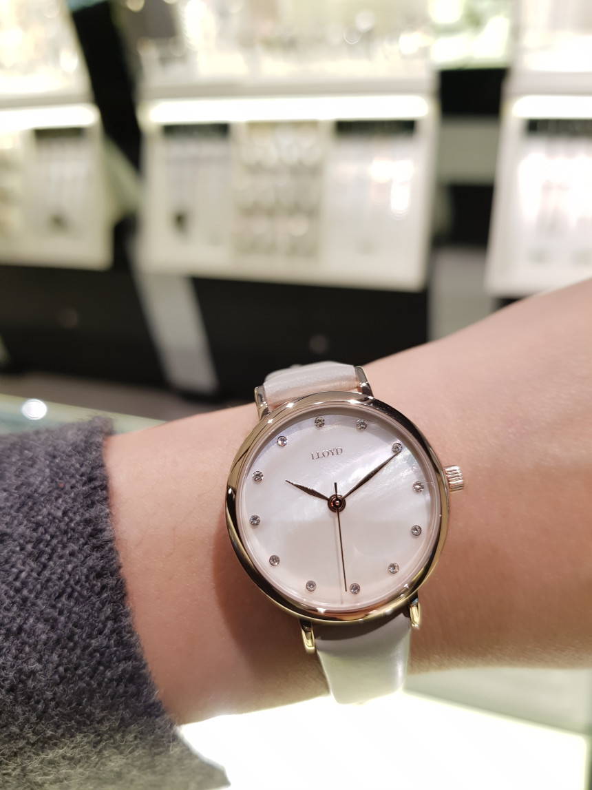 <b><p>Lloyd White Pearl Pasl Cck LL2G18331IGW</p></b><b><p>ロイド ホワイトパール パステル時計 LL2G18331IGW</p></b><br /><br /><p align='center'>