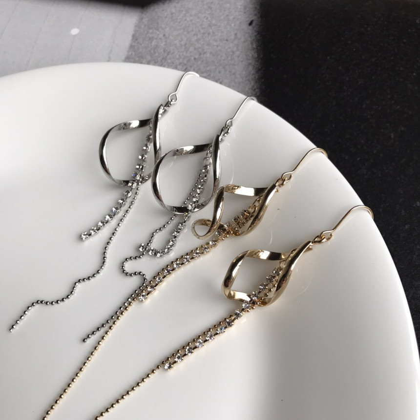 <b><p>Possible eaves Sonia Cubic Lg Drop rring</p></b><b><p>グィチ可能 ソニア キュービック ロング ドロップ イヤリ フェミニンコーディネート</p></b><br /><br /><p align='center'>