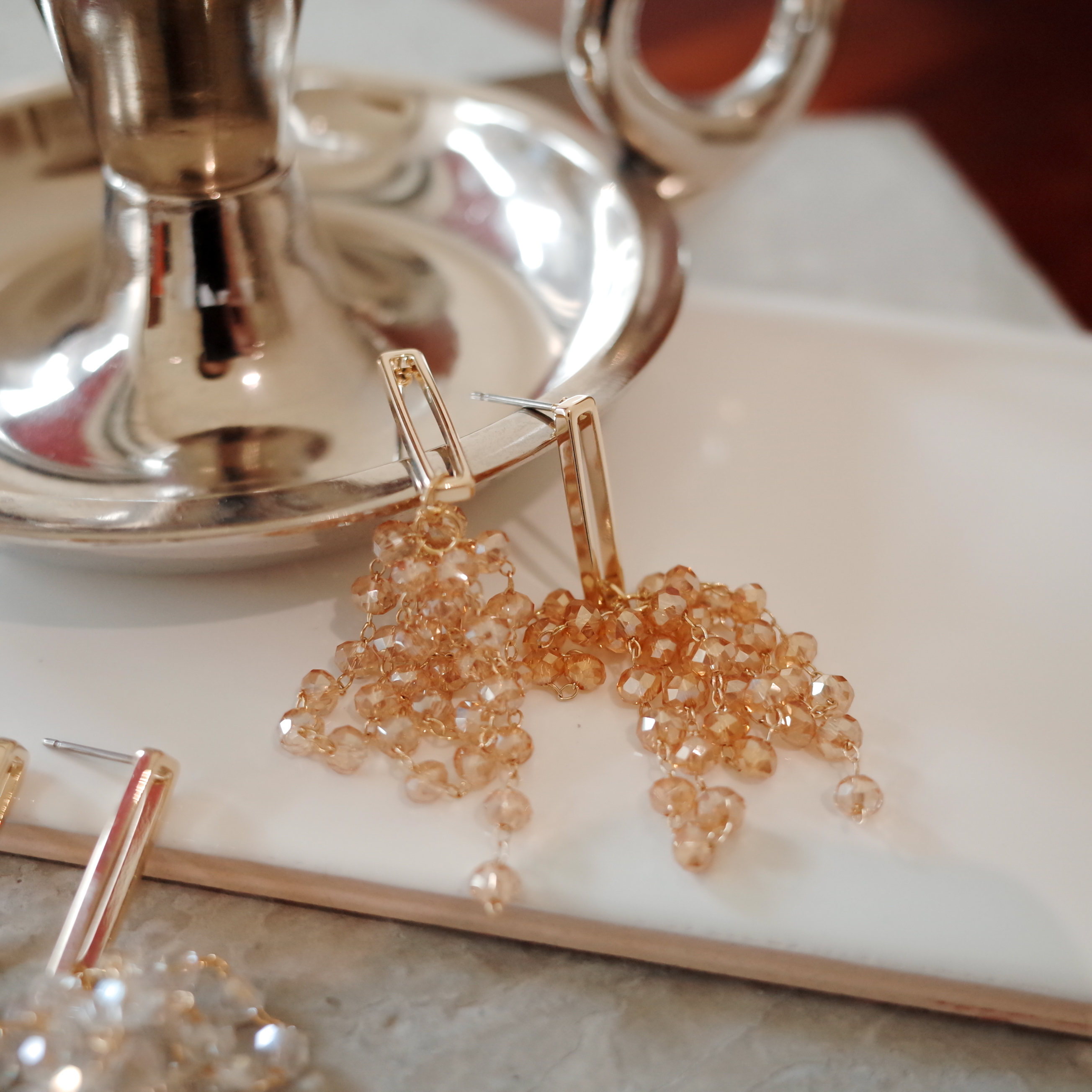 <b><p>Kyukyu Rectangular Bubble pel Drop Eris Simp</p></b><b><p>キュキュ 長方形バー バブル真珠 ドロップイヤリング シンプルユニーク スタイリッシュルック</p></b><br /><br /><p align='center'>