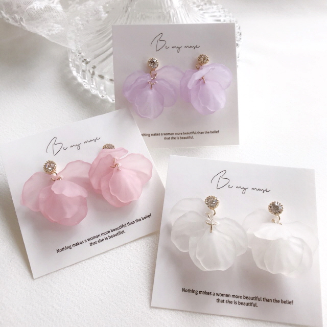 <b><p>petal HOMAIKA Tint Cubic earrg Drop 5 color</p></b><b><p>花びら ホマイカ ティント キュービック イヤリング ドロップ 5 色 フラワー</p></b><br /><br /><p align='center'>