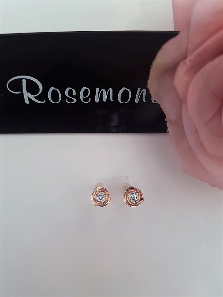 <b><p>Jewelery Rose Mont Topaz 14K earring RK0118</p></b><b><p>ズームジュエリー ローズモン トパ 14K イヤリング RK0118 結婚式の祝賀客ルックコーディネ</p></b><br /><br /><p align='center'>