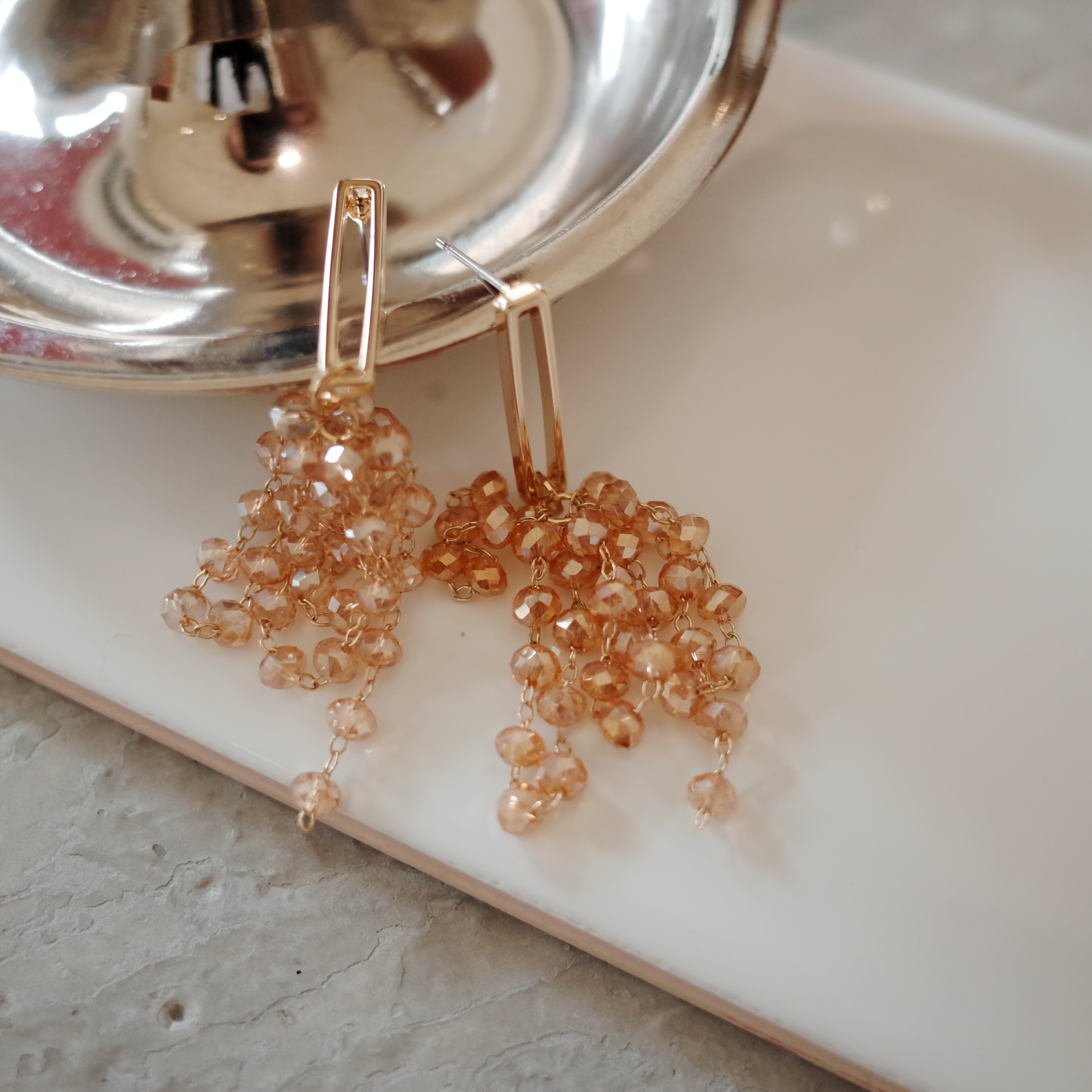 <b><p>Kyukyu Rectangular Bubble pel Drop Eris Simp</p></b><b><p>キュキュ 長方形バー バブル真珠 ドロップイヤリング シンプルユニーク スタイリッシュルック</p></b><br /><br /><p align='center'>