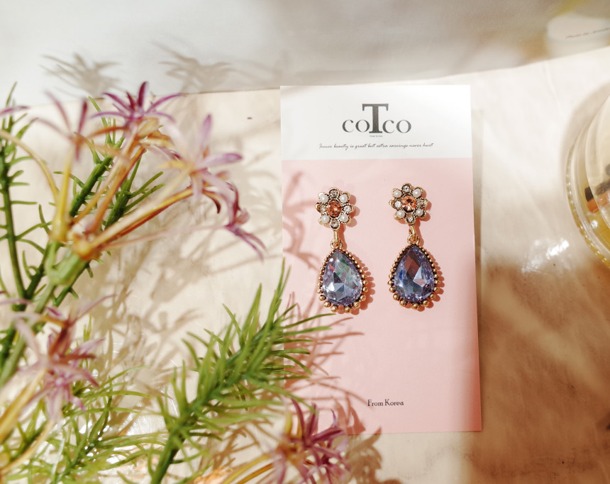 <b><p>Violet water drop Flow Antique earring</p></b><b><p>バイオレット 水滴 花 アンティーク イヤリング</p></b><br /><br /><p align='center'>