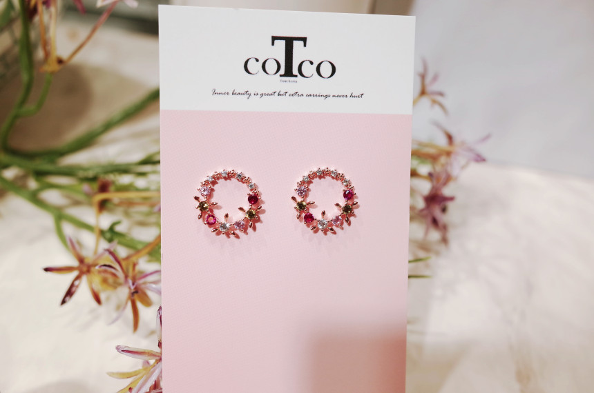 <b><p>Flower Crn Make me conclusion earring</p></b><b><p>花 王冠を 作ってくれ 断定 イヤリング</p></b><br /><br /><p align='center'>