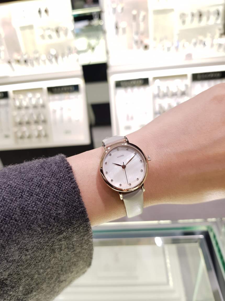 <b><p>Lloyd White Pearl Pasl Cck LL2G18331IGW</p></b><b><p>ロイド ホワイトパール パステル時計 LL2G18331IGW</p></b><br /><br /><p align='center'>