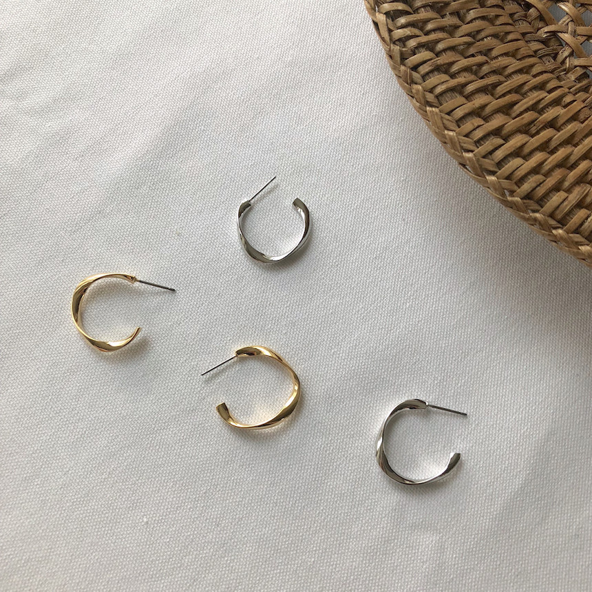 <b><p>daily medium Ring earrs acc709 basic Good</p></b><b><p>デイリー ミディアム リングピアス acc709 基本 ベーシック 無難な メタル</p></b><br /><br /><p align='center'>