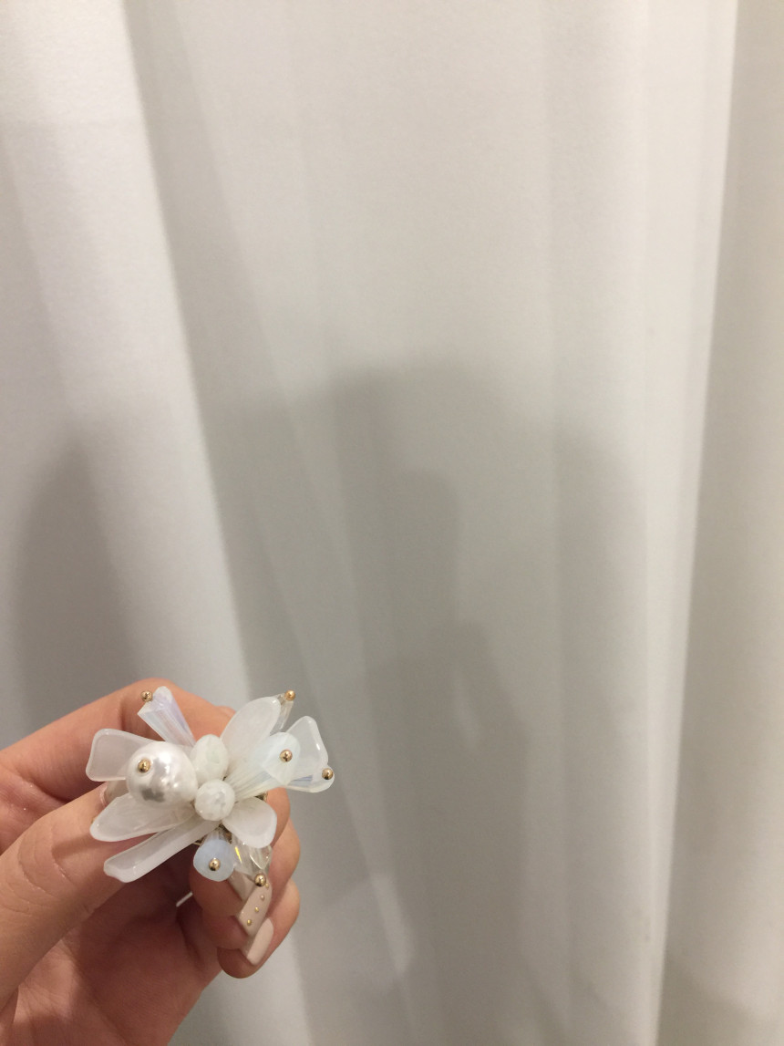 <b><p>Flower earrings j Stylish ok Female coordation</p></b><b><p>フラワーイヤリング j スタイリッシュルック 女性コーディネート 斬新なデザイン</p></b><br /><br /><p align='center'>