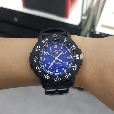 <b><p>Luminox SEA XS.3003 20's couple Smer Vacation</p></b><b><p>ルミノックス 海 XS.3003 20代 カップル 夏休み 四季 一つだけで説得力の</p></b><br /><br /><p align='center'>
