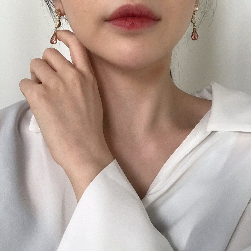 <b><p>Pony Color cubic Drop Earrings 5c Look-Ahead</p></b><b><p>ポニー カラーキュービック ドロップイヤリング 5色 出勤ルコーディネート 結婚式の祝賀客</p></b><br /><br /><p align='center'>